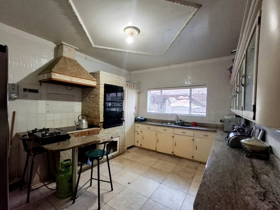 5 Bedroom Property for Sale in Summerpride Eastern Cape